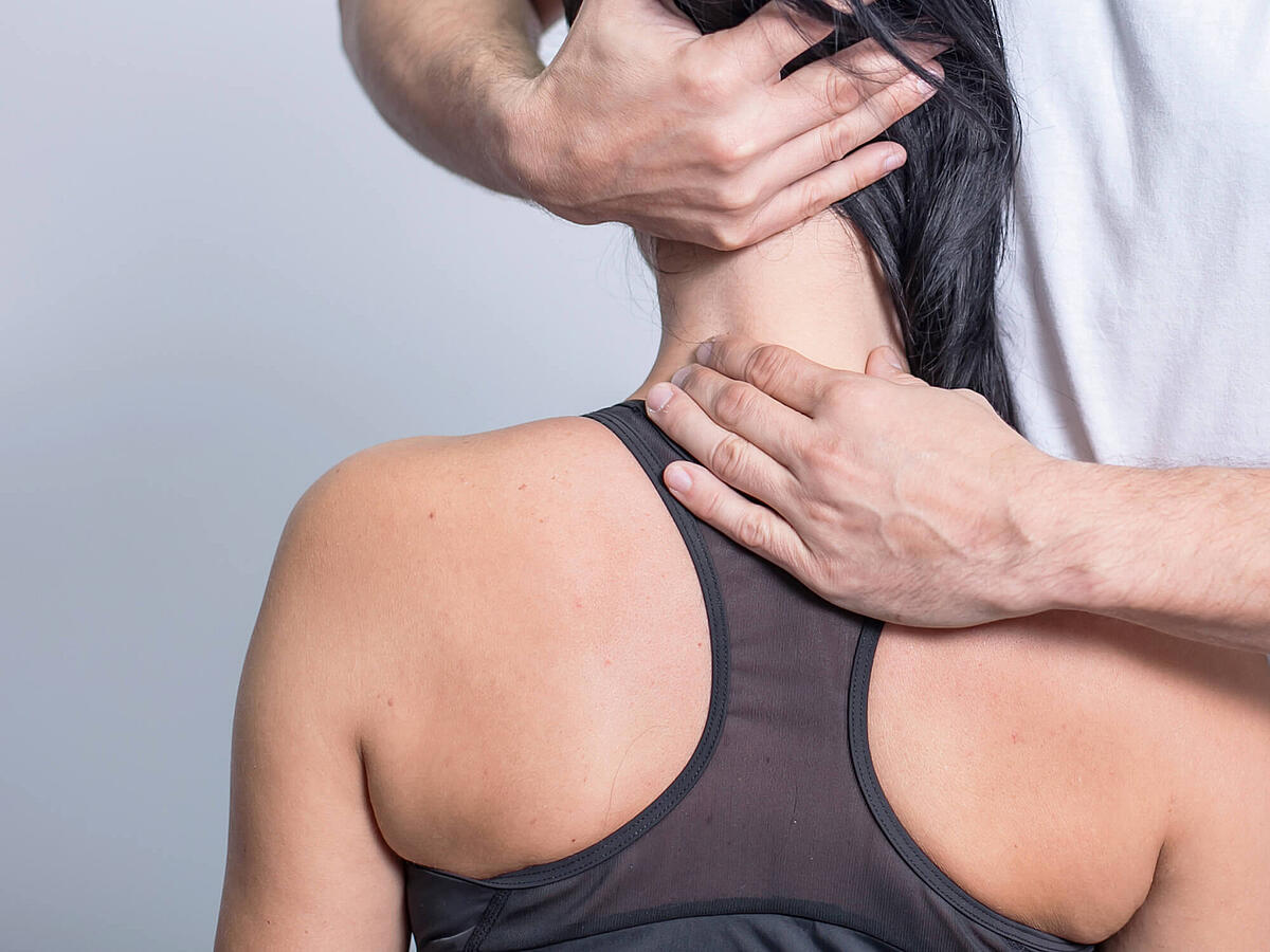 Nackenstütze zur Linderung von Nackenschmerzen, Nackenstütze
